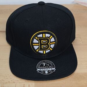 Mitchell & Ness Black and Gold Snapback Cap New 7  1/8